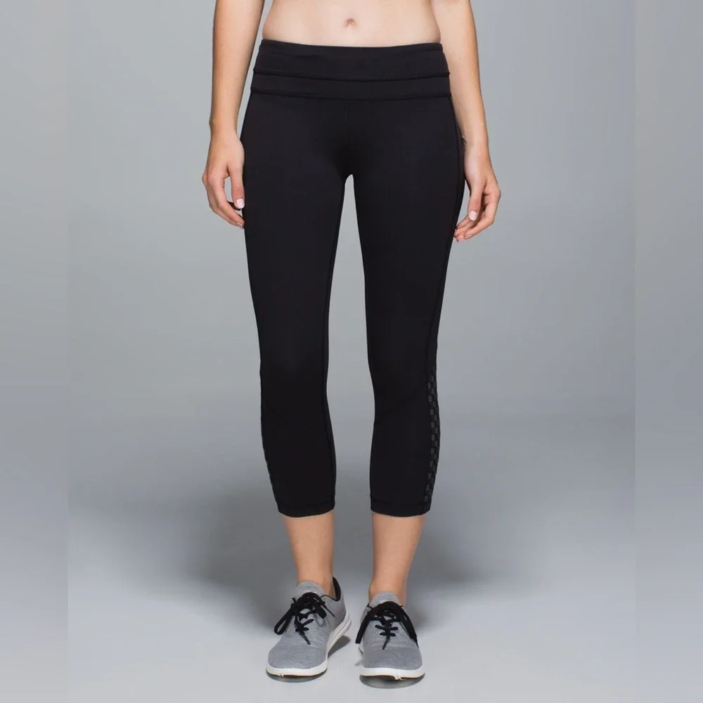 Lululemon Black Run: Inspire Crop II *Reflective Size 10